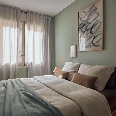 Lägenhet Cassis - Two Bedroom In Barcelona